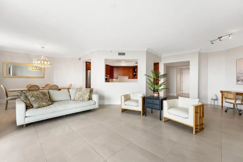 Living at 3610 Gardens Parkway 502a, Palm Beach Gardens