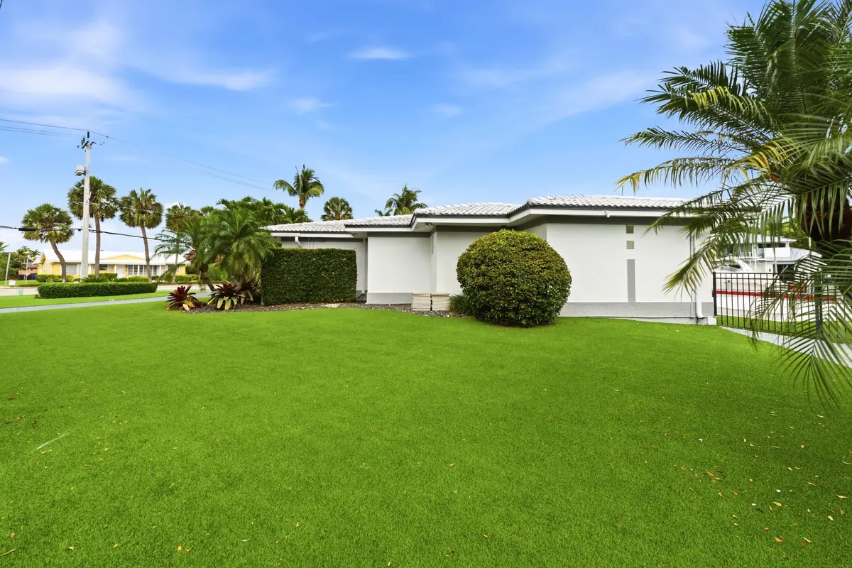 5900 Bayview Dr_051 at 5900 Bayview Drive, Fort Lauderdale
