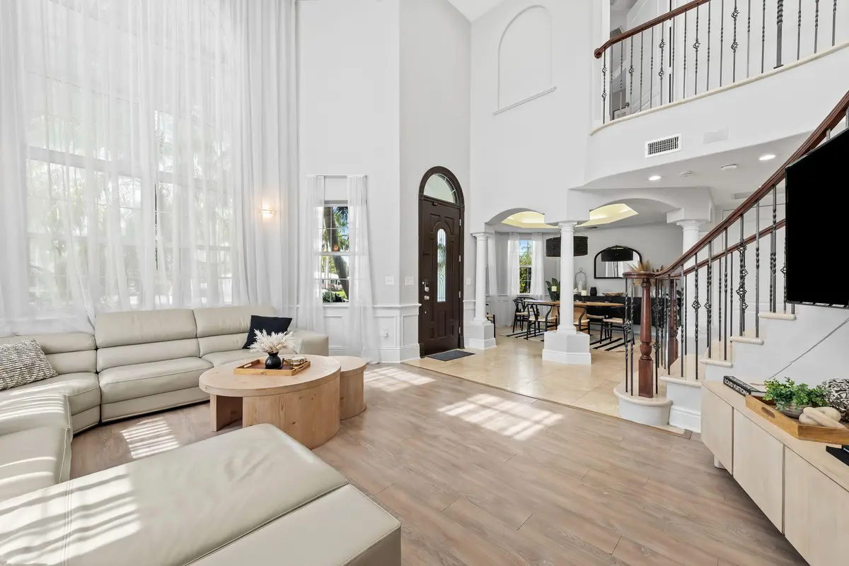 15-web-or-mls-_BWP1064 at 919 Hollywood Boulevard, Hollywood
