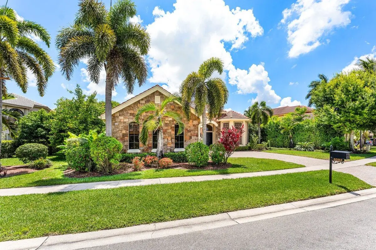 front at 3592 Collonade Drive, Wellington