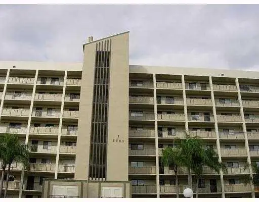 Photo 8 at 2205 S Cypress Bend Drive 307, Pompano Beach