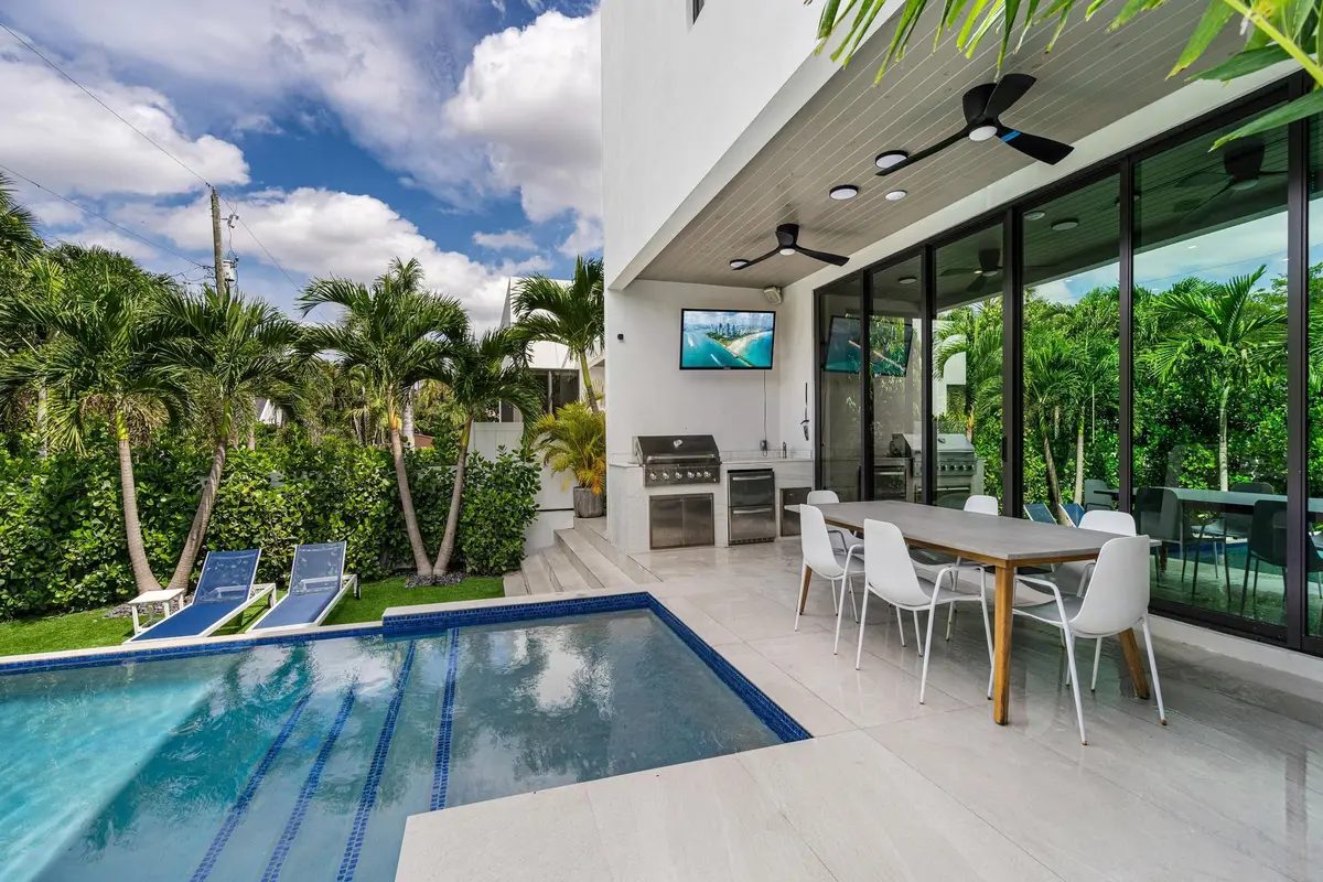 719 N Victoria Park Rd Fort Lauderdale F at 719 N Victoria Park Road, Fort Lauderdale