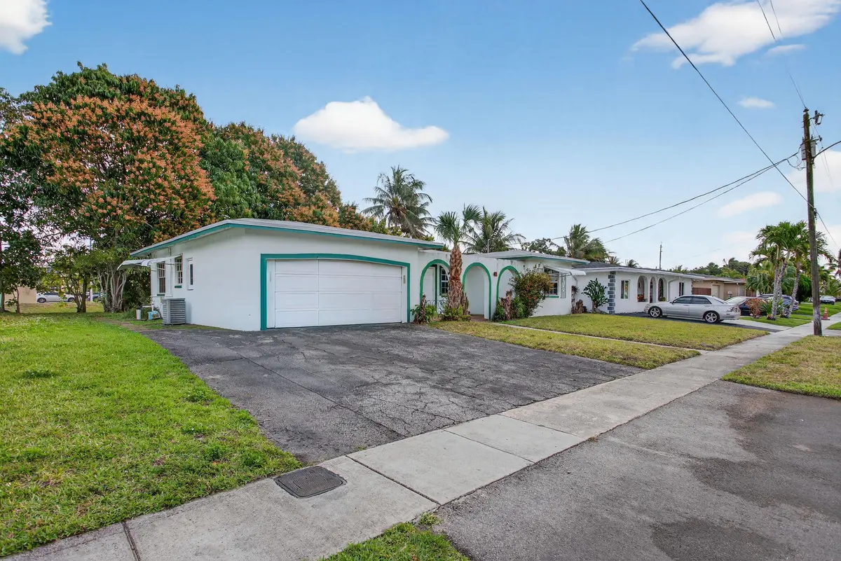 2-web-or-mls-2540-6046 at 2540 NW 34th Terrace, Lauderdale Lakes
