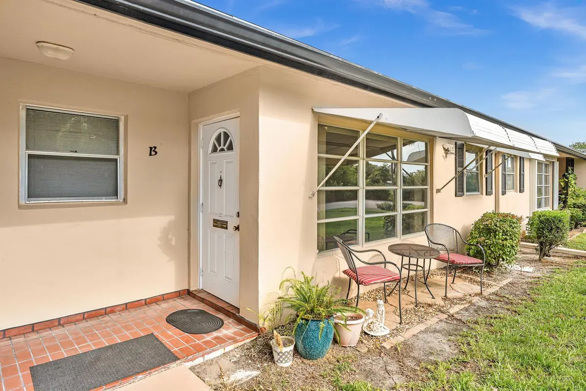 Front Entrance at 840 N High Point Blvd Boulevard B, Delray Beach