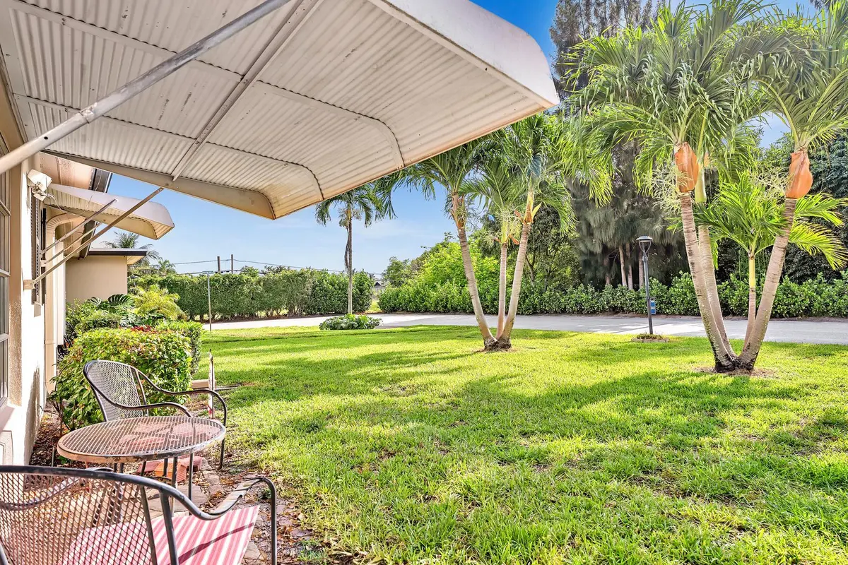 Front Yard at 840 N High Point Blvd Boulevard B, Delray Beach