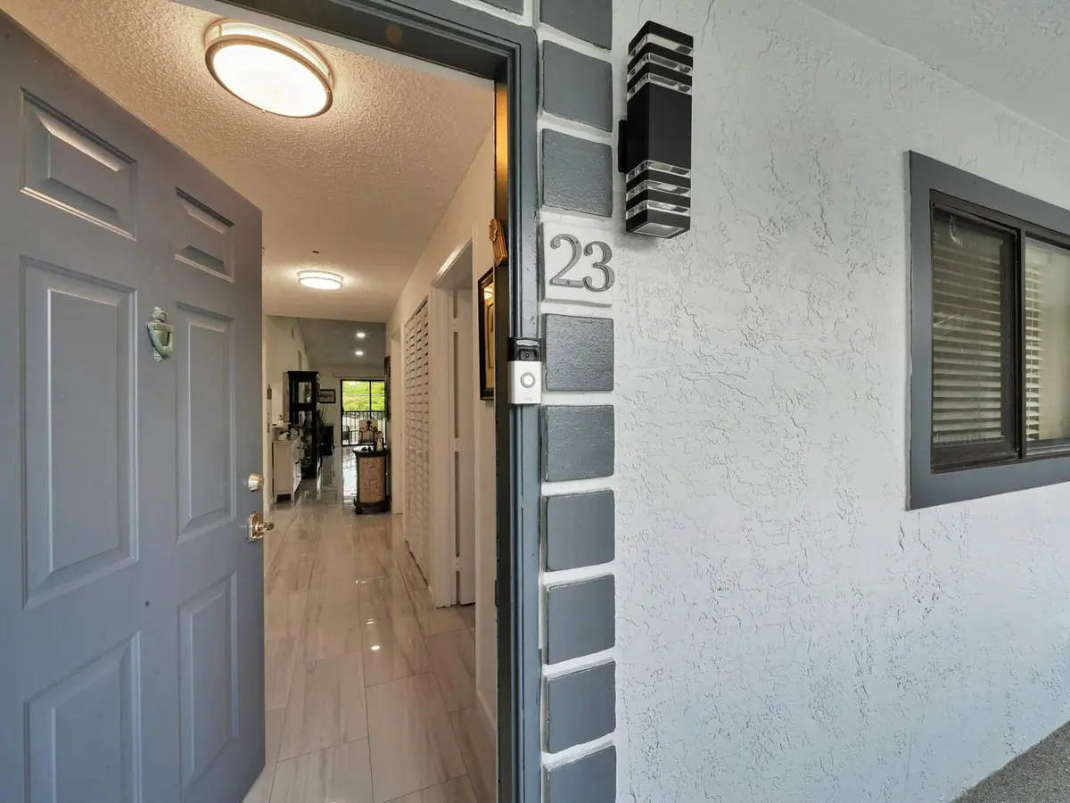89j7ntlu02z61pwxo1nug04qv7u4 at 15011 Ashland Circle 23, Delray Beach