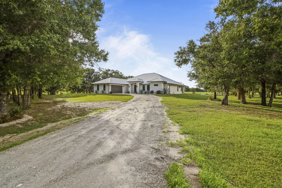 111-web-or-mls-3F2A5844Topaz at 5250 21st Street, Vero Beach