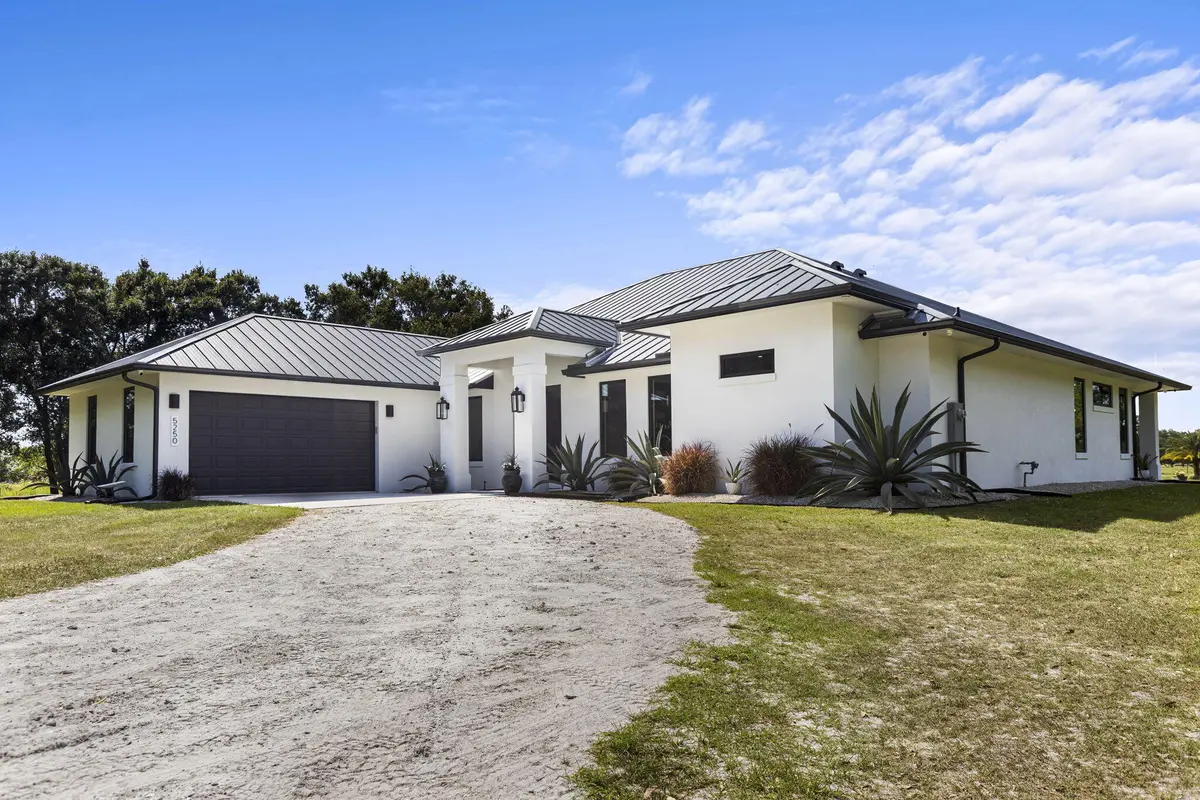 43-web-or-mls-0V8A3287Topaz at 5250 21st Street, Vero Beach