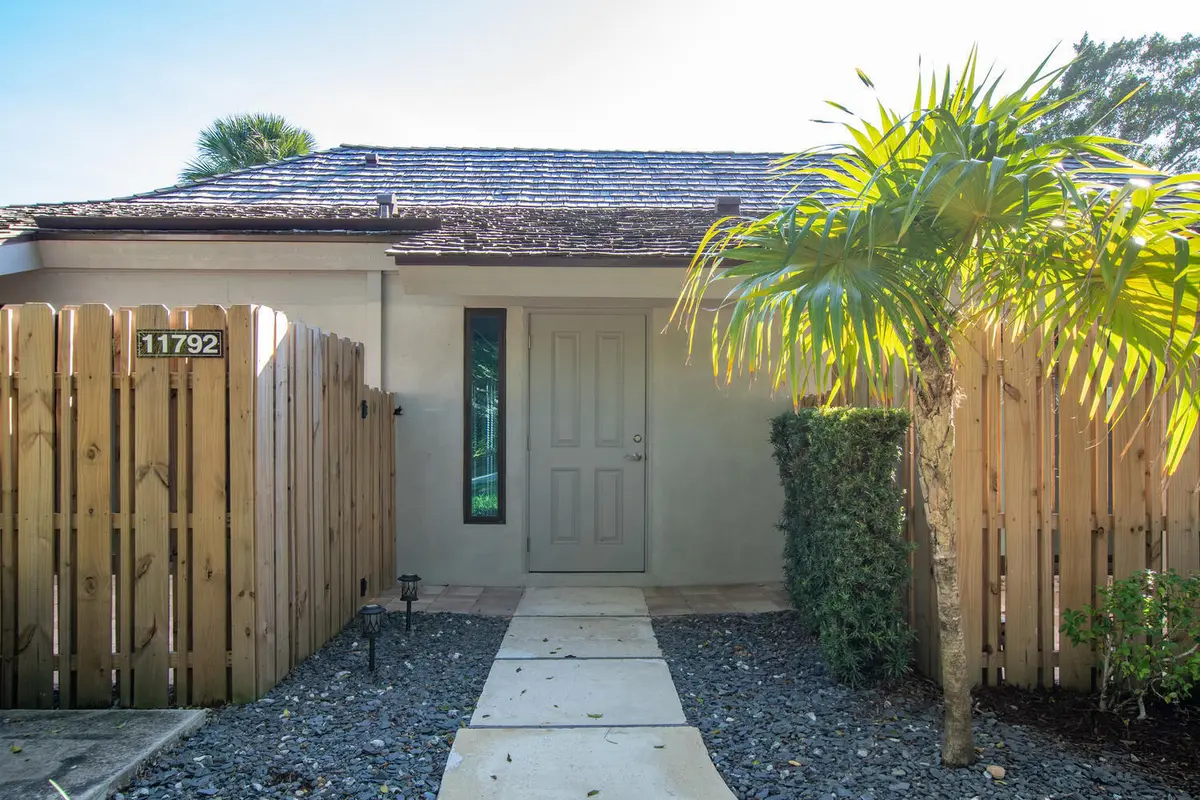 Streetscape at 11792 Wimbledon Circle, Wellington
