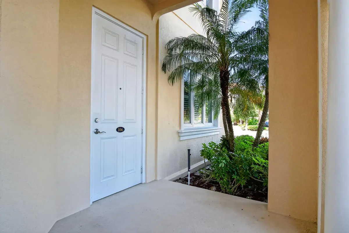 Entry outside at 37 E Harbour Isle Dr Drive 106, Fort Pierce