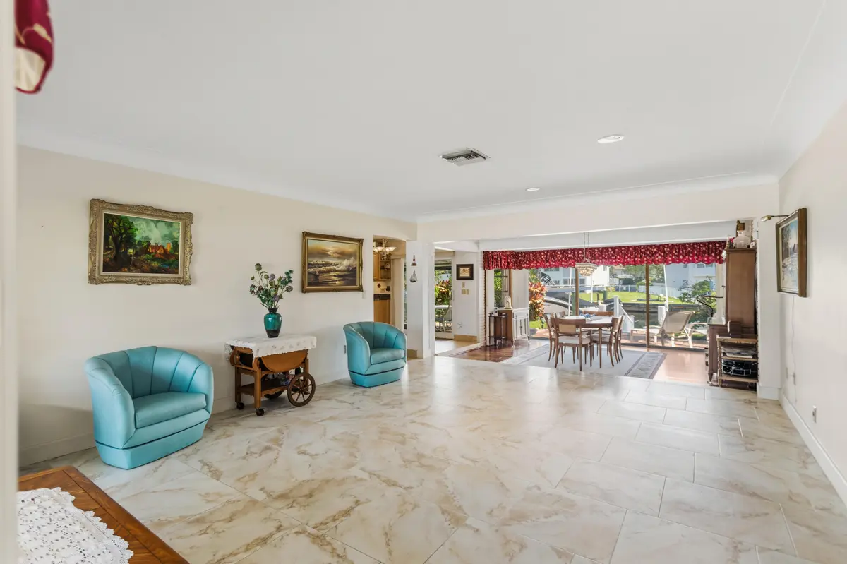 585A7022 at 270 SE 5th Terrace, Pompano Beach