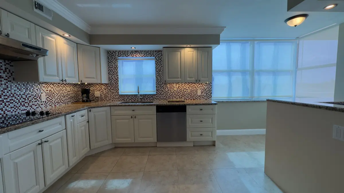 Kitchen at 5200 N Ocean Boulevard 511a, Lauderdale-By-The-Sea