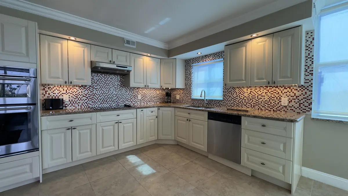 Kitchen at 5200 N Ocean Boulevard 511a, Lauderdale-By-The-Sea