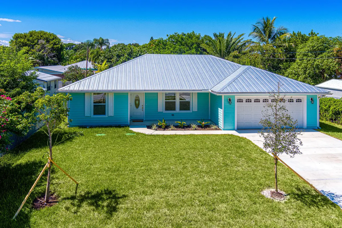 Front View at 10600 SE Gomez Avenue, Hobe Sound
