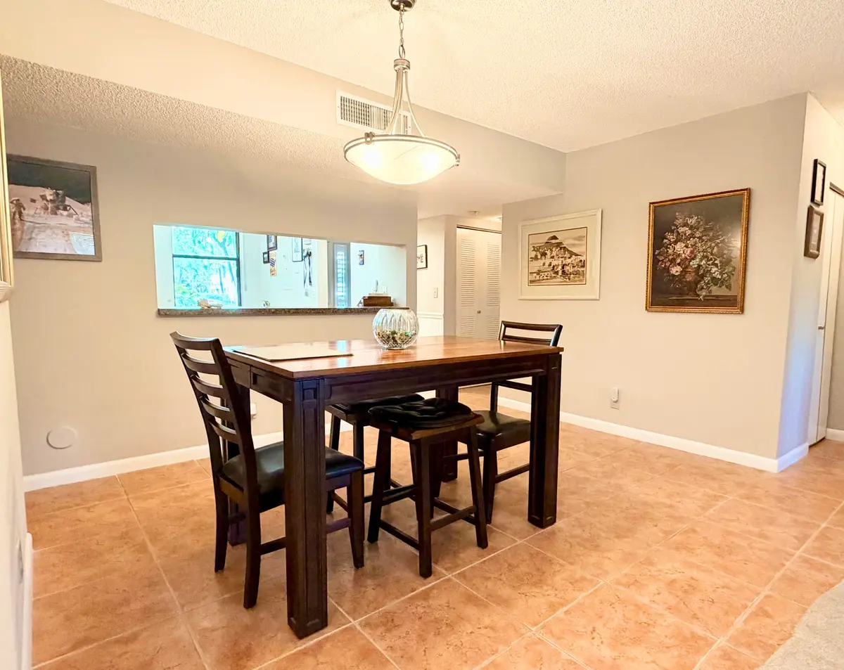 dining at 2908 S Carambola Cir Circle 103, Coconut Creek