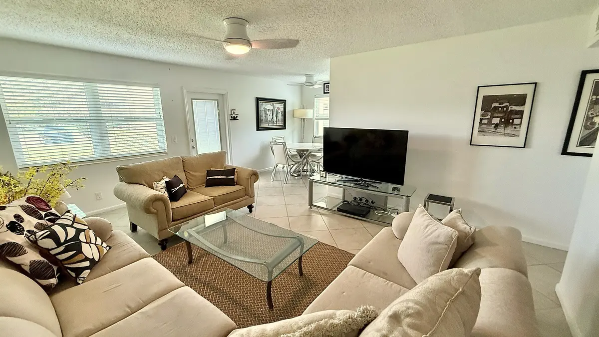 LR+DR at 316 Markham, Deerfield Beach