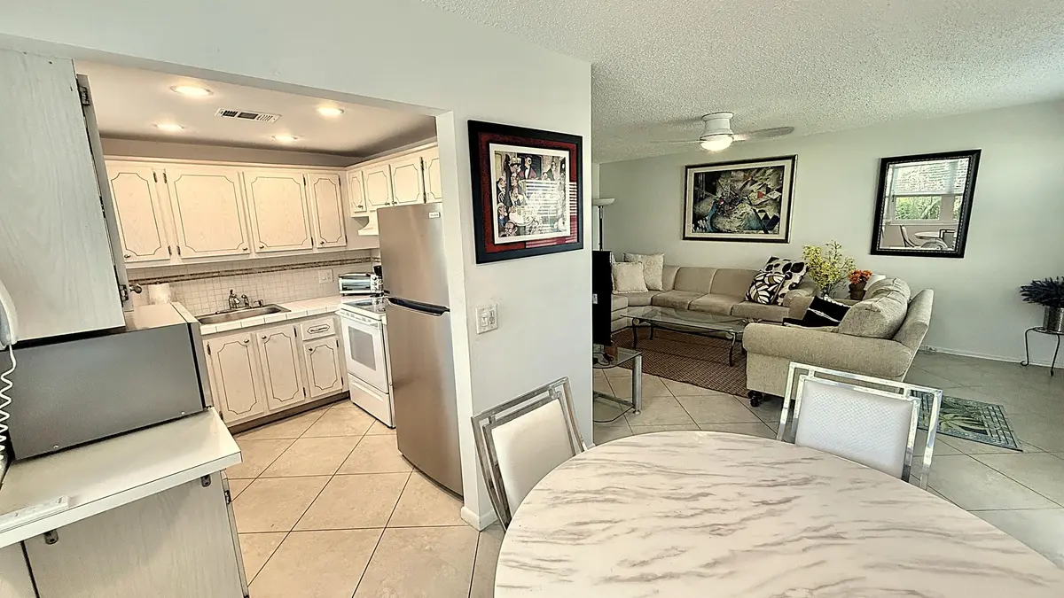 LR+DR+Kit at 316 Markham, Deerfield Beach