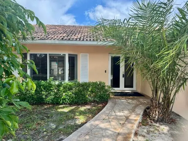 IMG_2335 at 5805 NE 21st Avenue, Fort Lauderdale