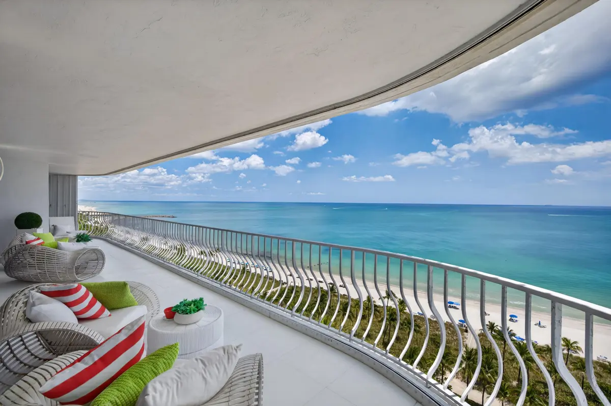 10155 apt 1401-17 at 10155 Collins Avenue 1401, Bal Harbour