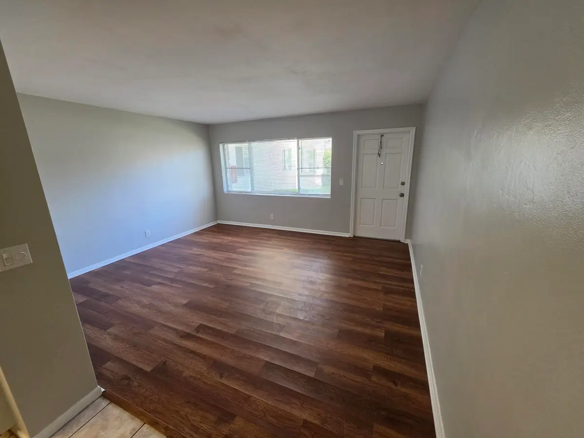 Living 1 at 3320 Lake Osborne Drive 109, Lake Worth Beach