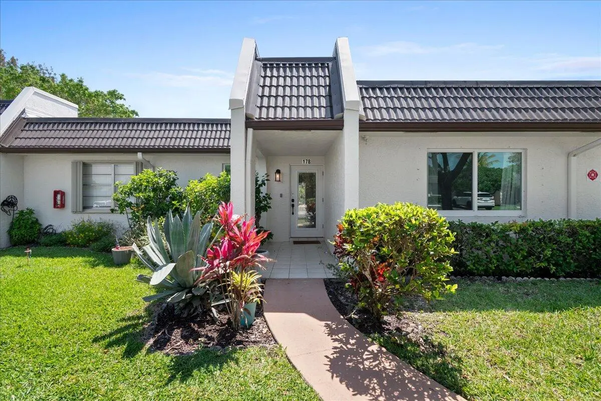 01-JLC_2104 at 178 Lake Susan Lane, West Palm Beach