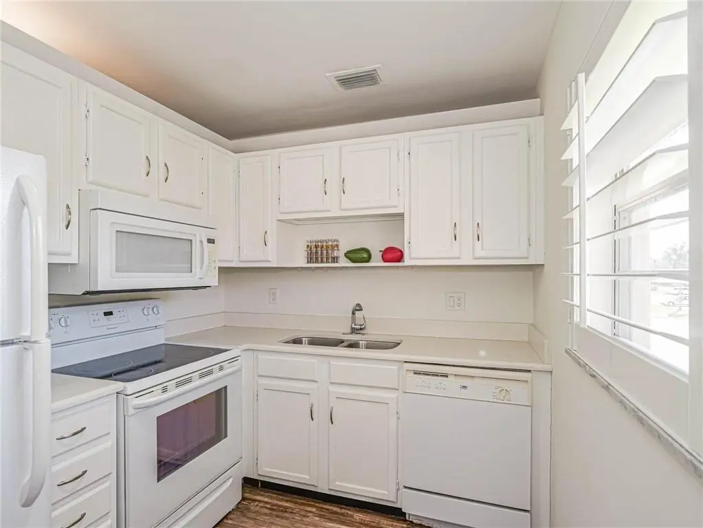 76 Royal Oak Drive 205, Vero Beach, FL – photo 6