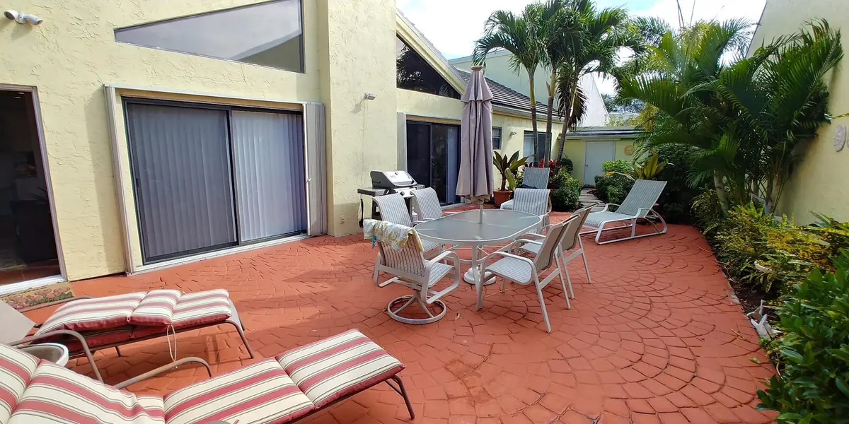 Oversized patio at 17042 Traverse Circle, Jupiter