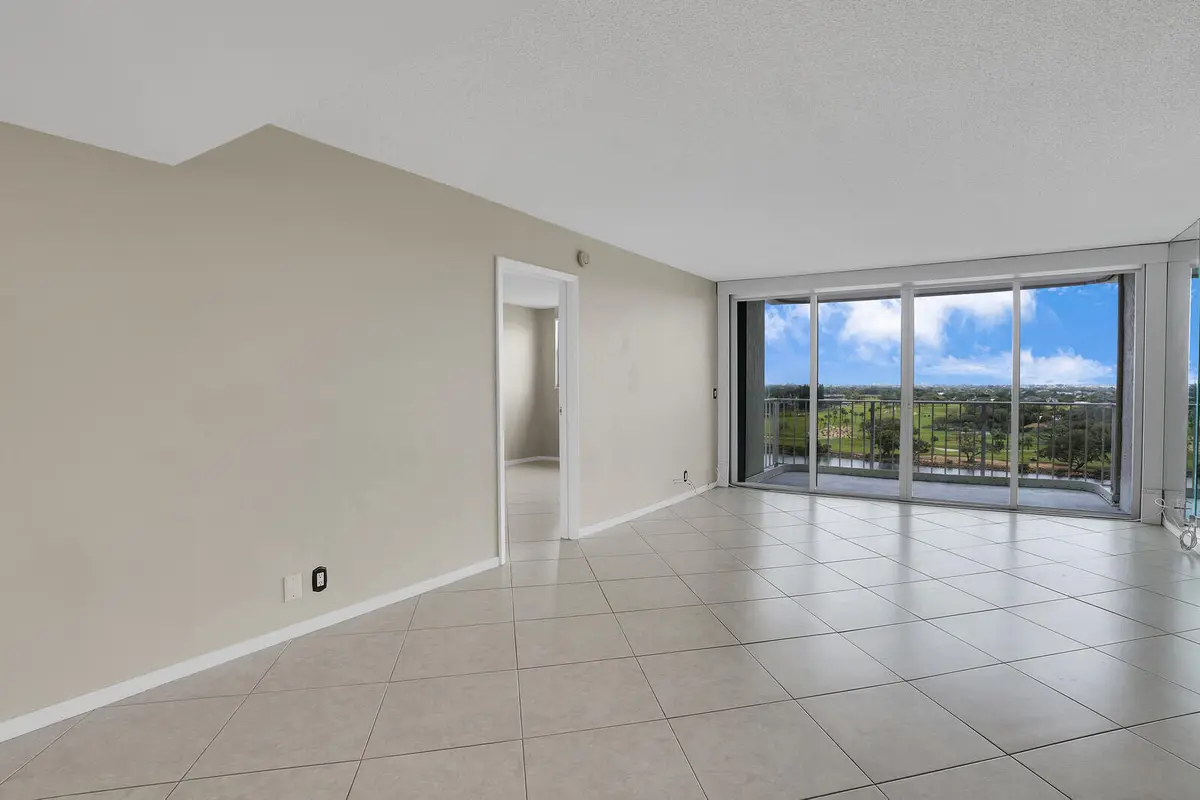 Living at 336 Golfview Road 1115, North Palm Beach