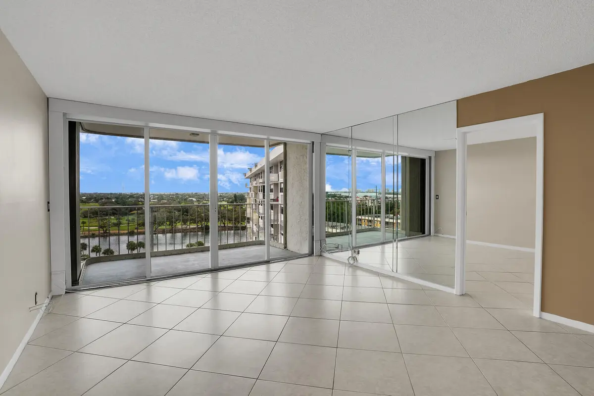 Living at 336 Golfview Road 1115, North Palm Beach