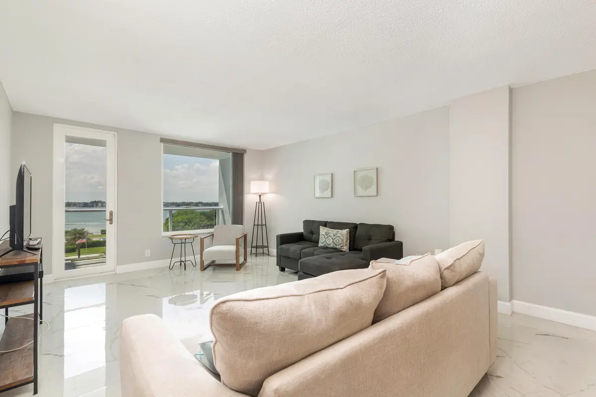 low-5 at 3450 S Ocean Boulevard 4270, Palm Beach