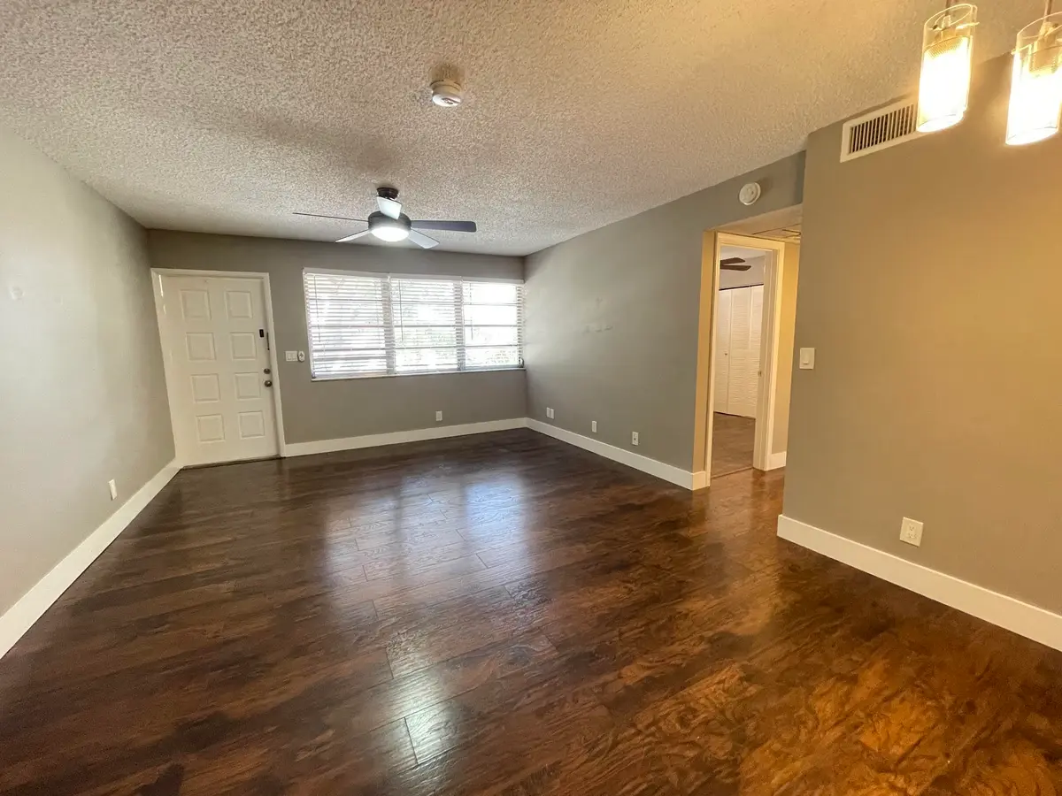 Twin Lakes 2 at 10092 Twin Lakes Drive 38-h, Coral Springs
