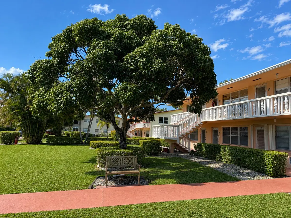 Outside Bench at 67 Camden C, West Palm Beach