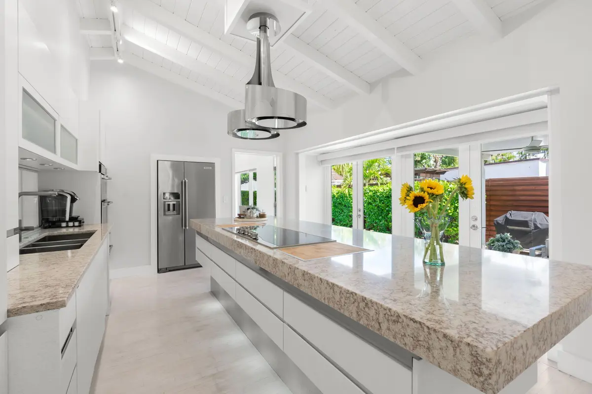 17-web-or-mls-648 NE 17th Ave, Fort Laud at 648 NE 17th Avenue, Fort Lauderdale