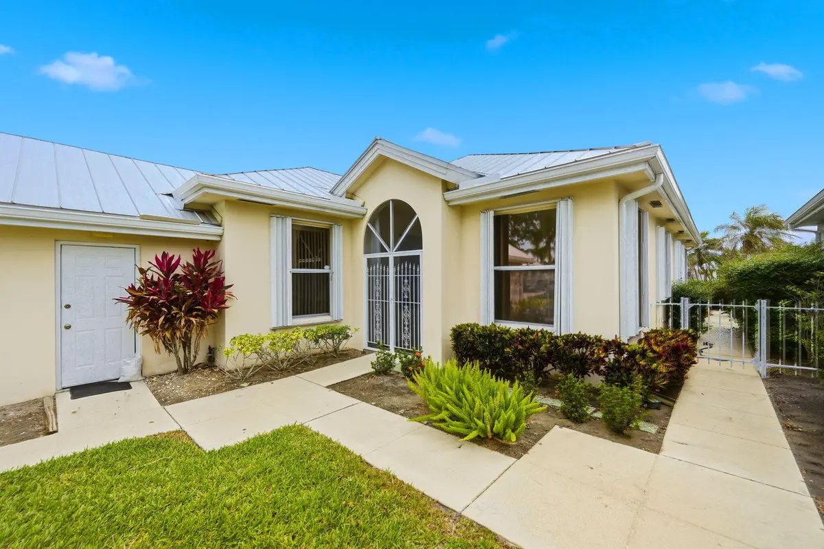 8-web-or-mls-2860-sw-brighton-way at 2860 SW Brighton Way, Palm City