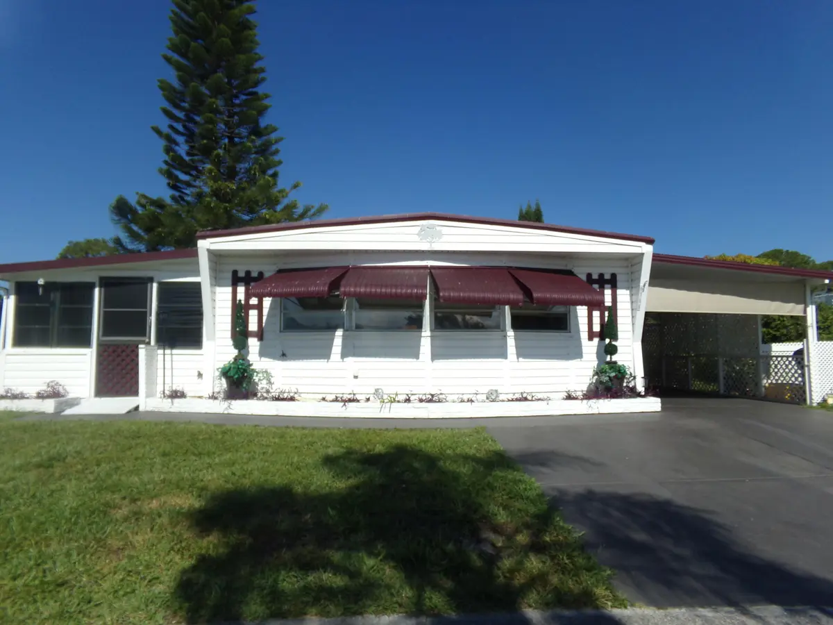 101_1975 at 6385 Cypress Lane, Atlantis
