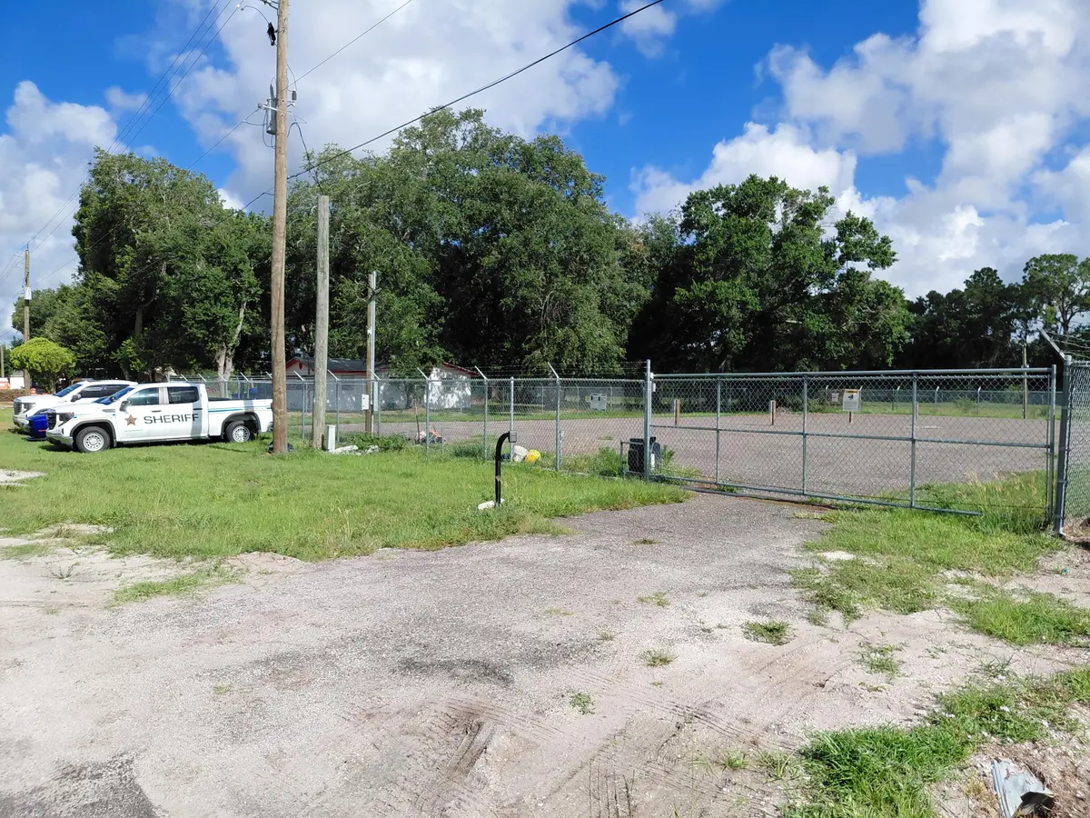 RVboat storage at 204 NW 13th Street, Okeechobee