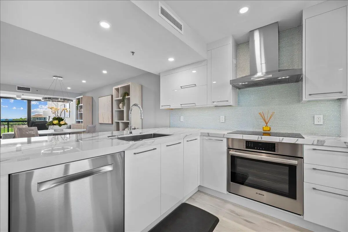 Stainless Appliances at 201 S Seas Drive 503, Jupiter
