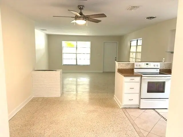 519kit2 at 507 SW 2nd Avenue, Dania Beach