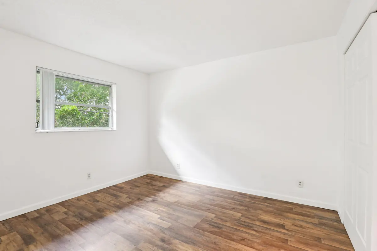 41-web-or-mls-NE 38th St-Apt 14-S1704-01 at 210 NE 38th Street, Oakland Park