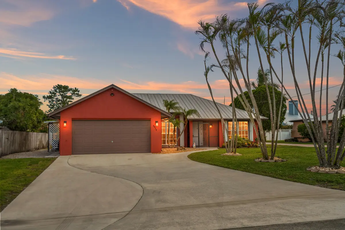 DSC08275_Twilight at 4824 SE Pilot Way, Stuart