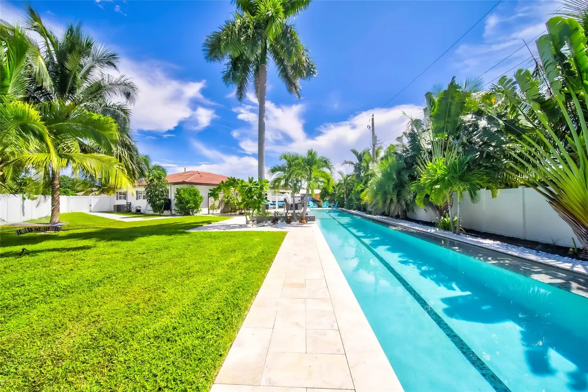 Photo 7 at 250 NE 27th Court, Boca Raton