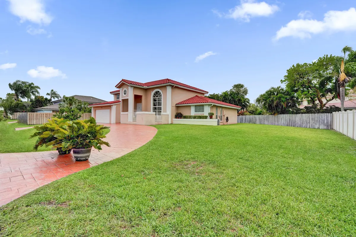 DSC08535 at 15620 Canterbury Court, Davie