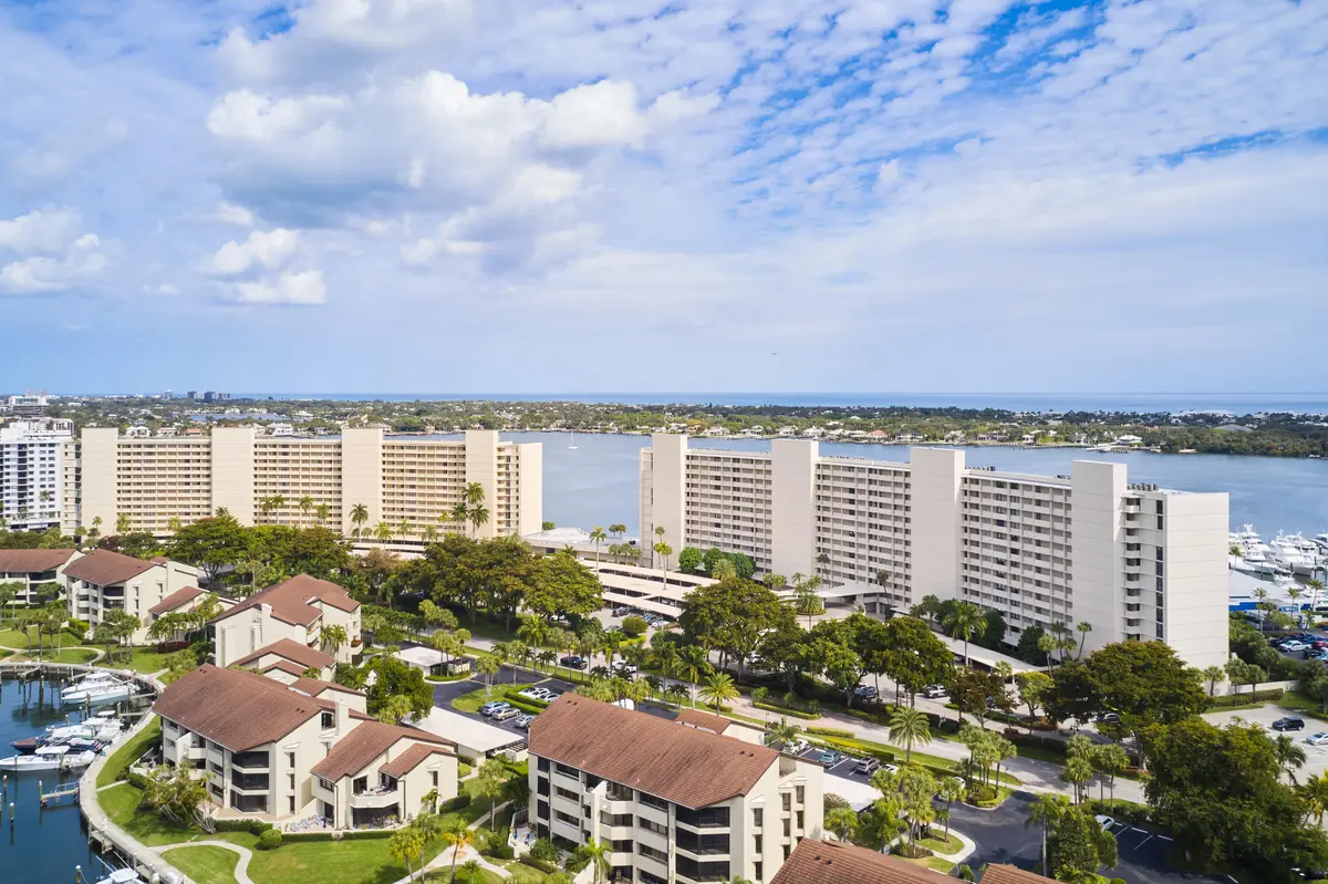 136 Lakeshore Drive 211, North Palm Beach, FL – photo 3