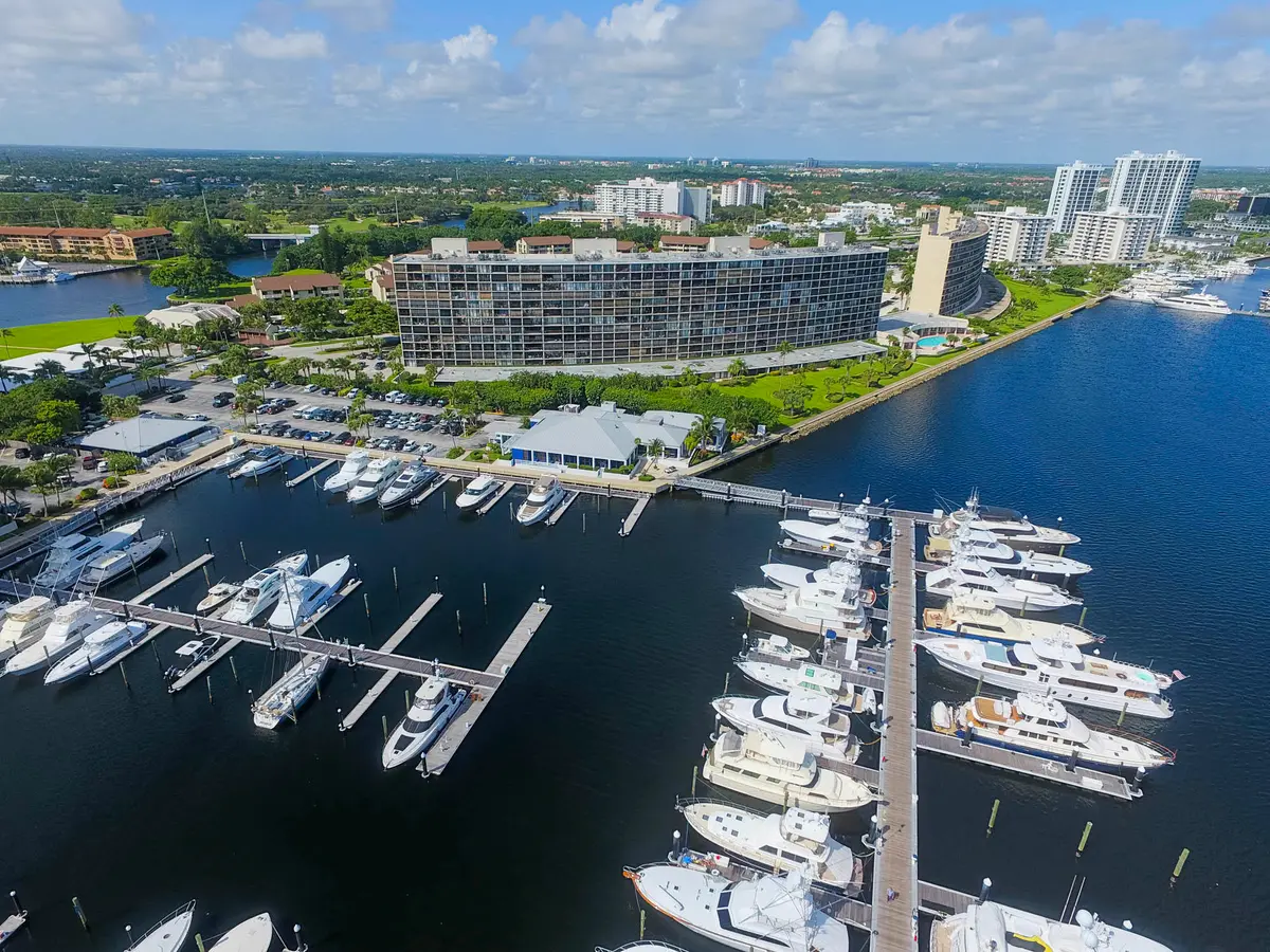 136 Lakeshore Drive 211, North Palm Beach, FL – photo 1