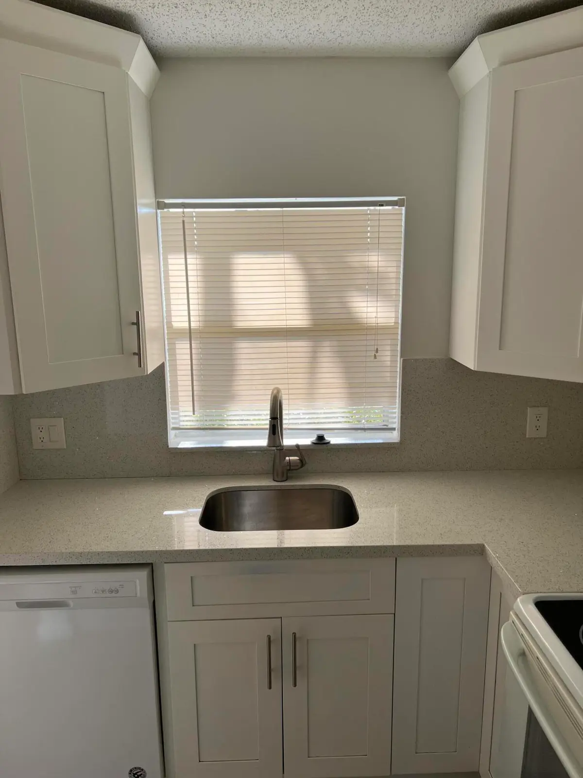 m0SmF985QdWEW7zClwzspQ at 9949 Sandalfoot Boulevard Apt 514, Boca Raton