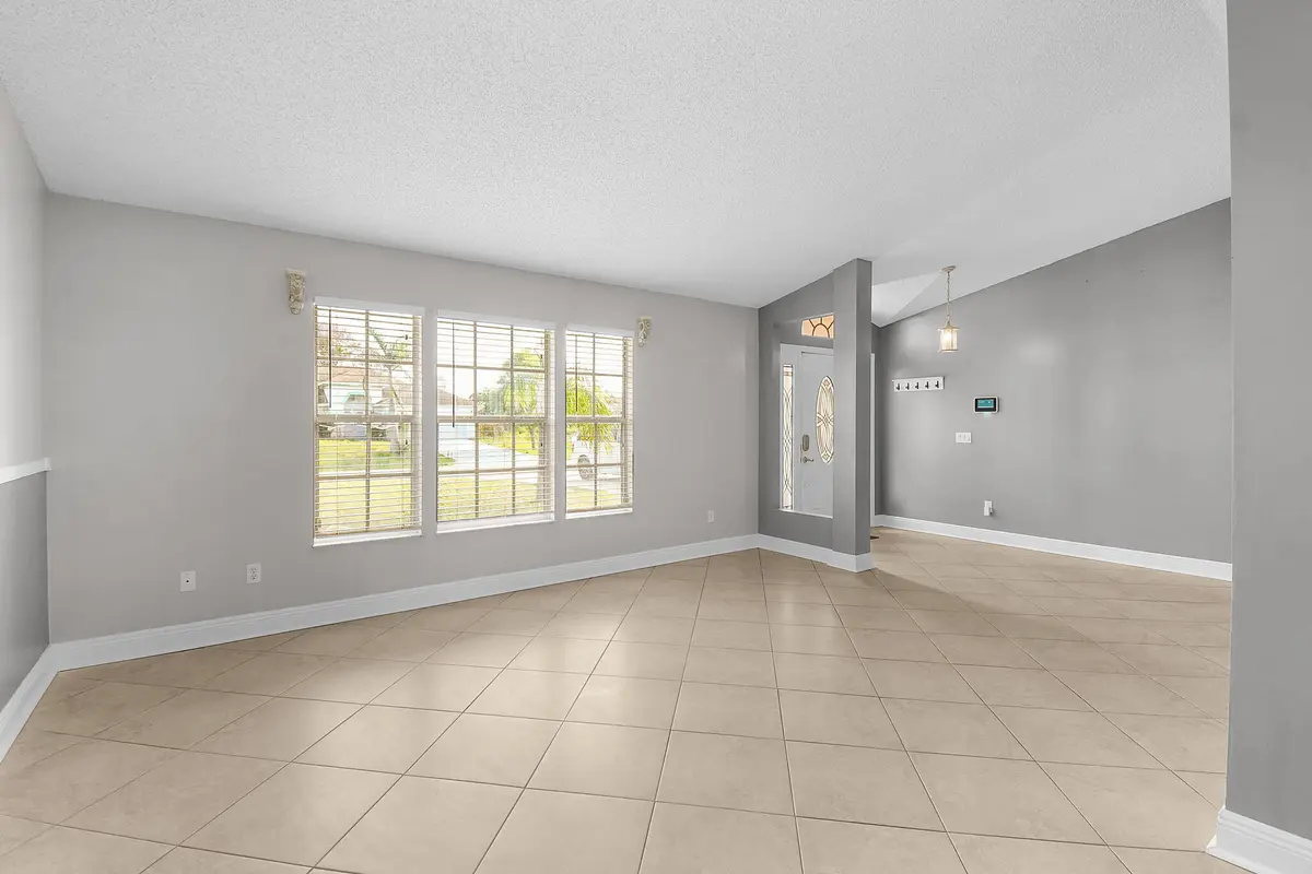 16-web-or-mls-500_4544 at 3087 SE Galt Circle, Port St. Lucie
