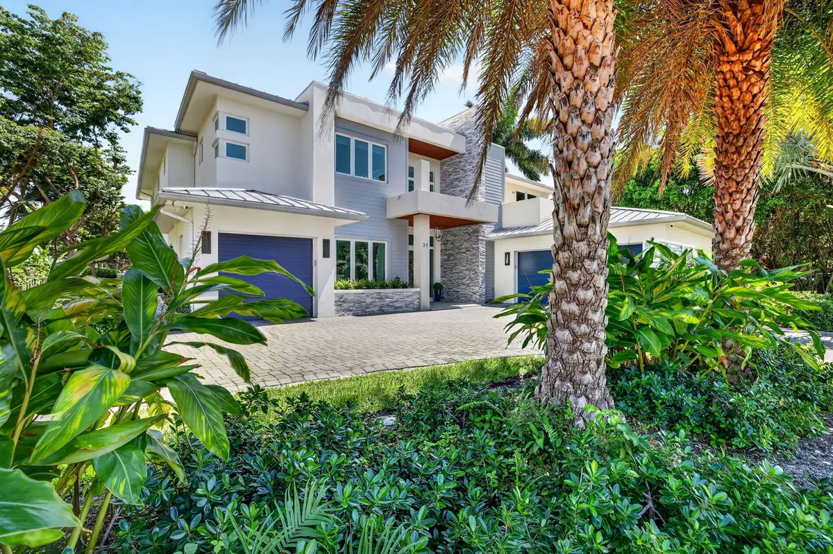 2-web-or-mls-a699A9748 at 39 Pelican Drive, Fort Lauderdale