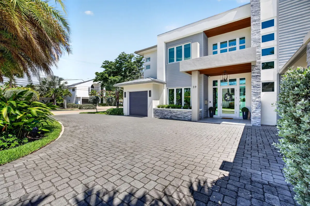 4-web-or-mls-a699A9818 at 39 Pelican Drive, Fort Lauderdale