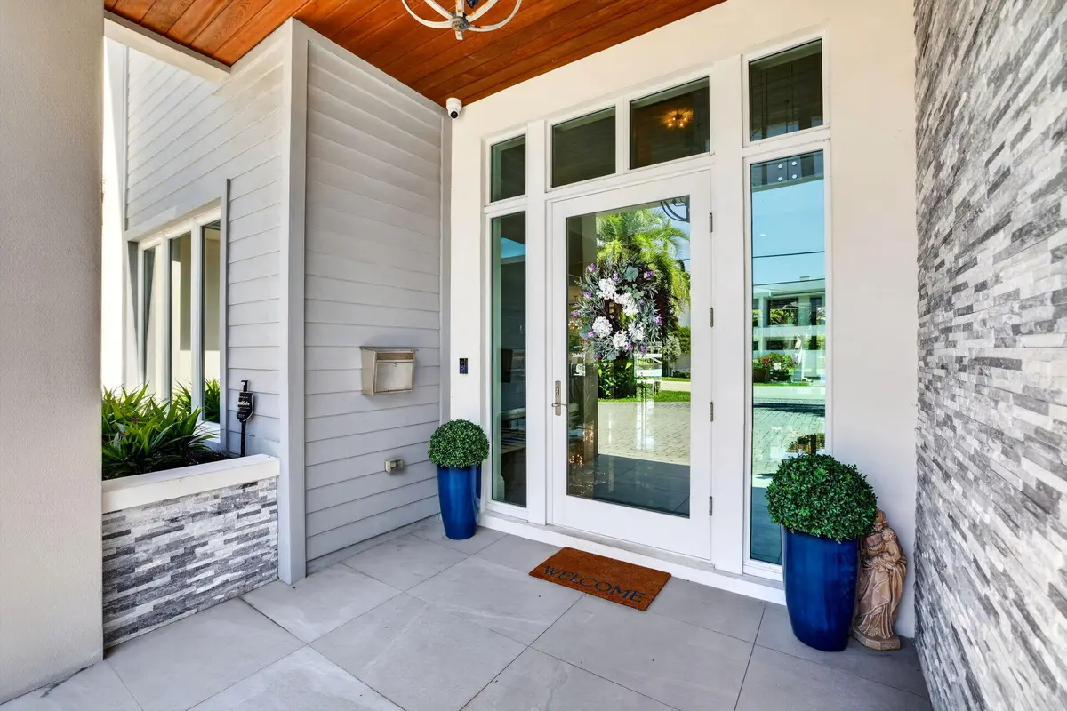 5-web-or-mls-a699A9829 at 39 Pelican Drive, Fort Lauderdale