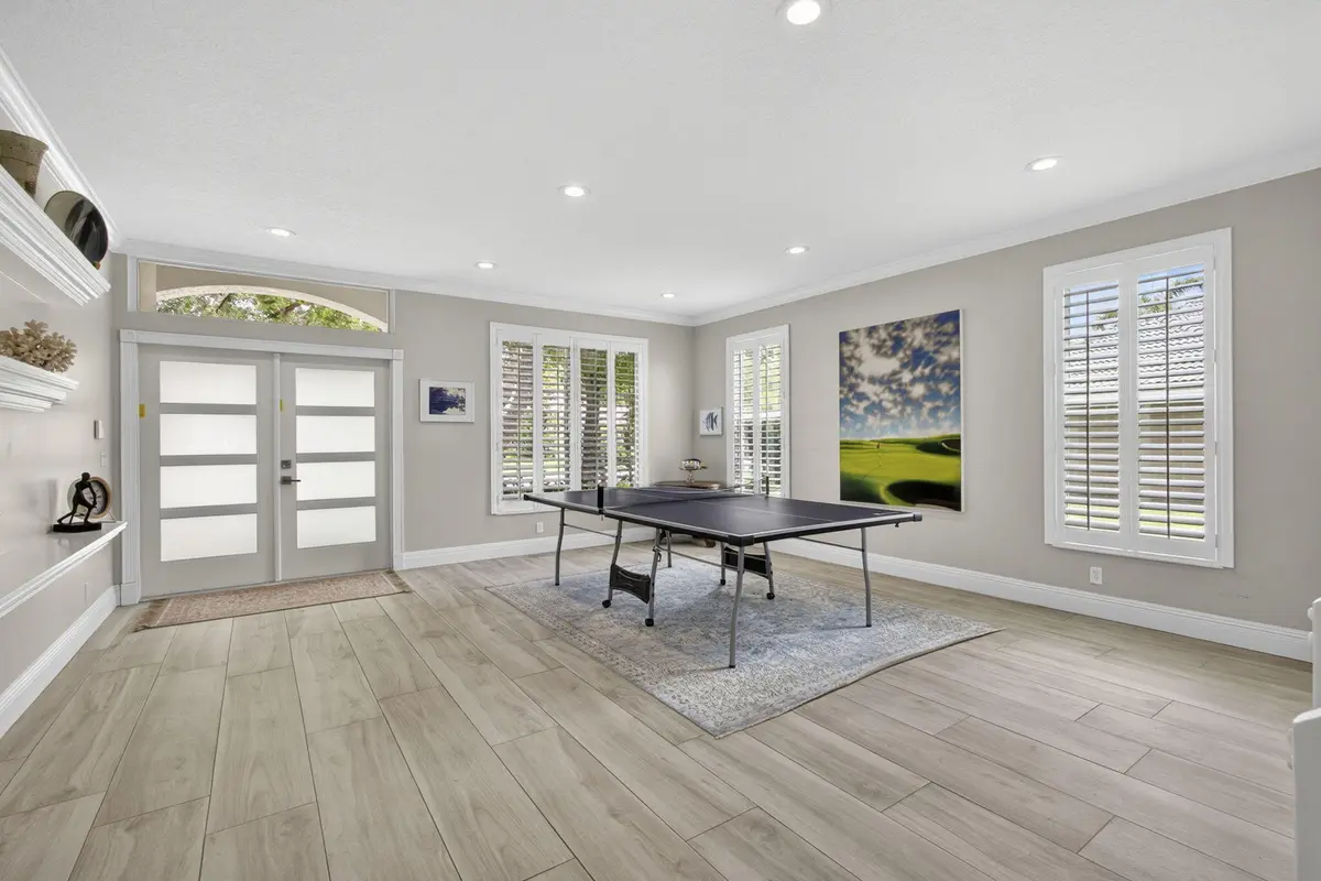 Living windows at 15703 Cypress Park Drive, Wellington